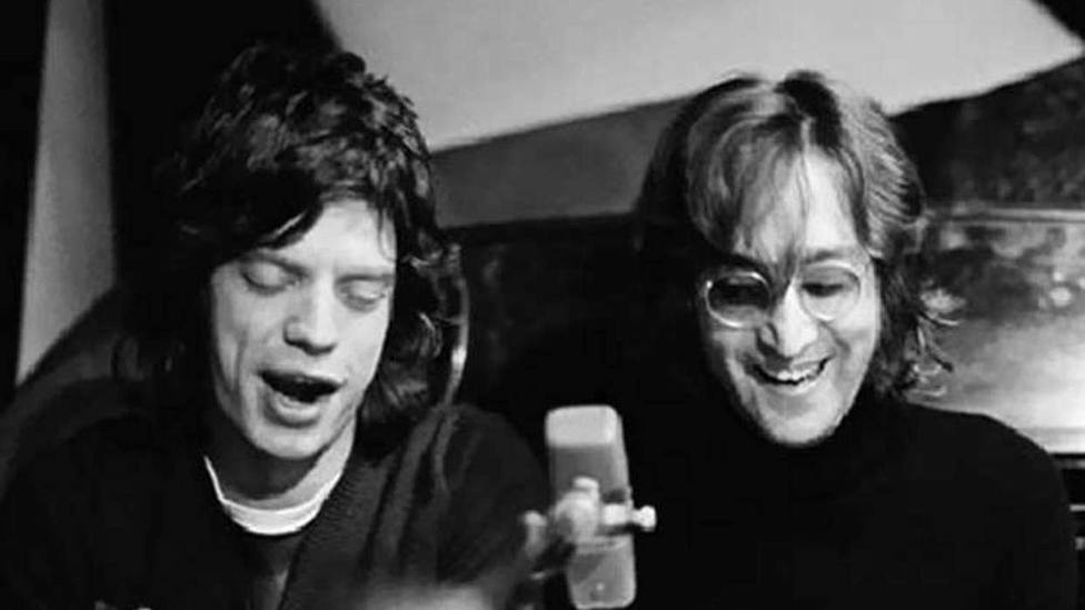 Mira a The Rolling Stones honrar a The Beatles